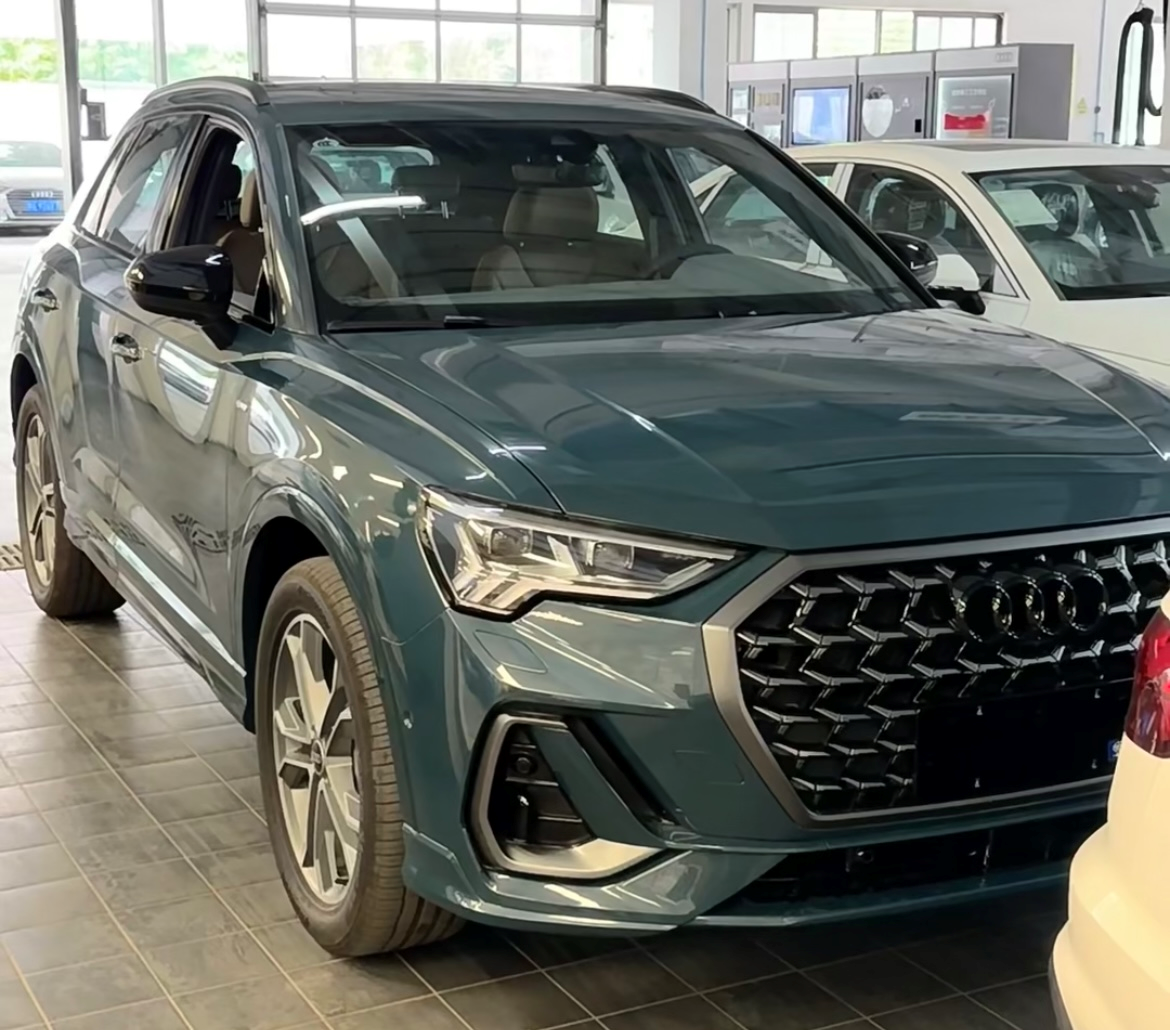 2024款奥迪q3实车到店新造型更动感换15t动力