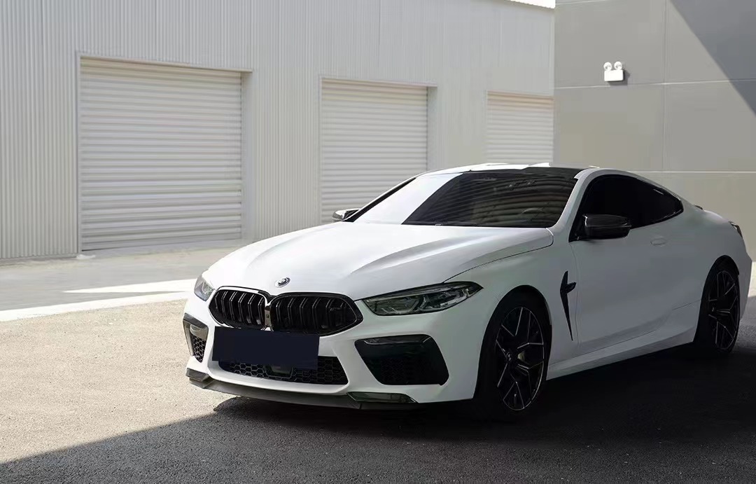 惊现双门宝马m8雷霆版带陶瓷刹车