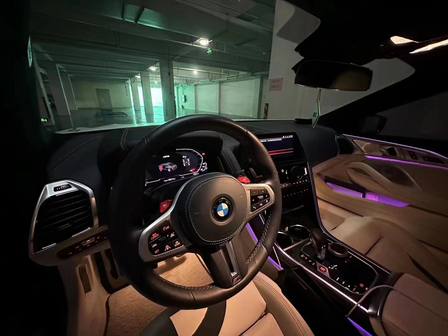 惊现双门宝马m8雷霆版带陶瓷刹车