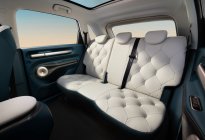 宝骏云朵独创“云朵沙发”座椅全球首发，打造车规级沙发舒适体验