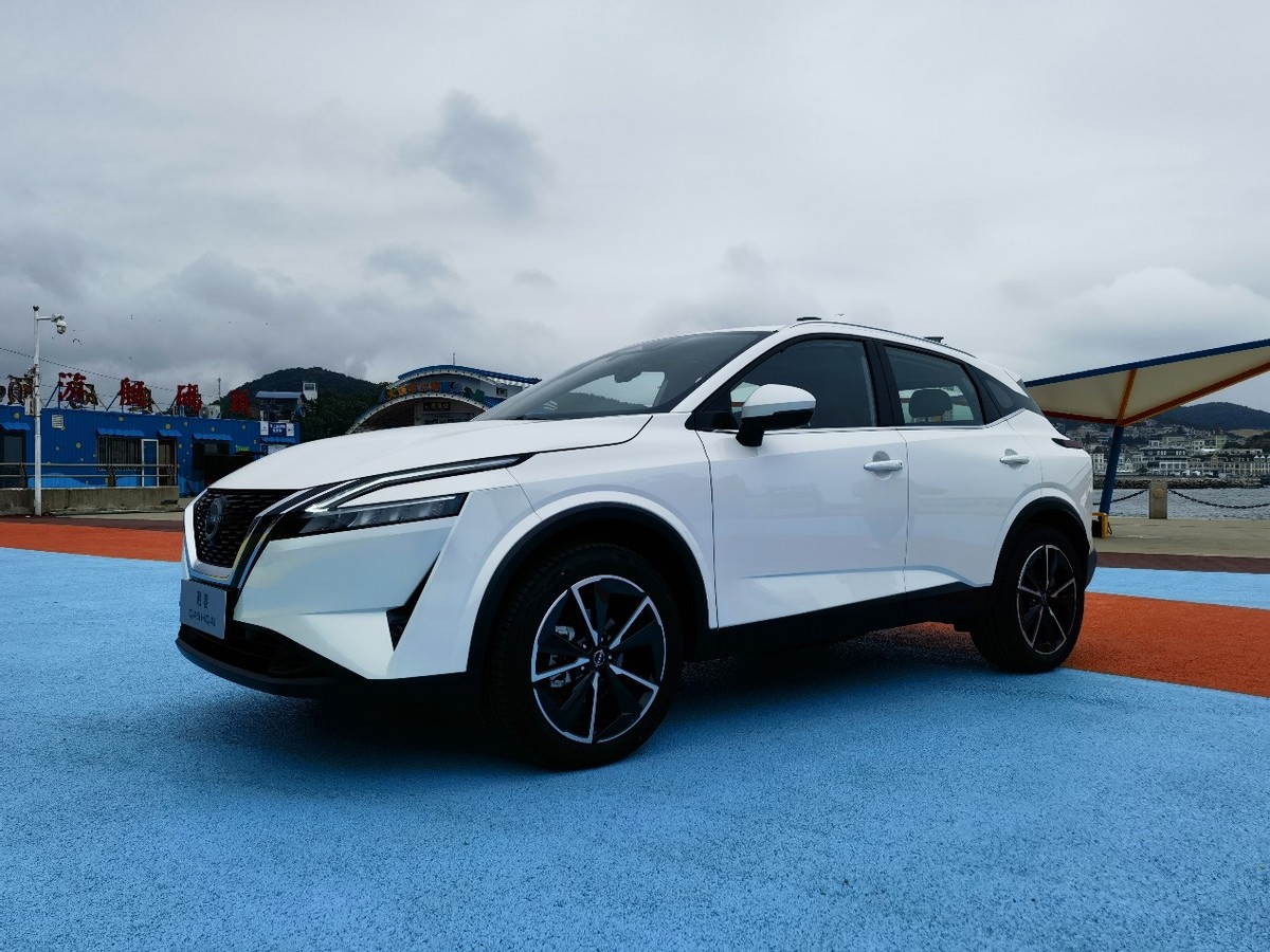 而是好开,这也是为什么新车给配了7速的xtroniccvt变速箱