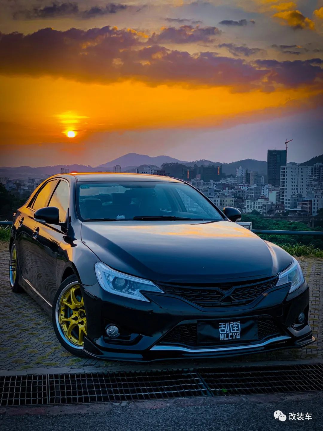 低趴姿态风的丰田锐志,换轮毂如同换鞋一样平常全文- 买车网