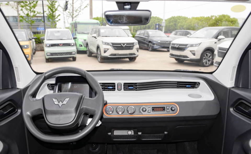 五菱宏光mini建议买吗时下畅销的代步车当然值得入手