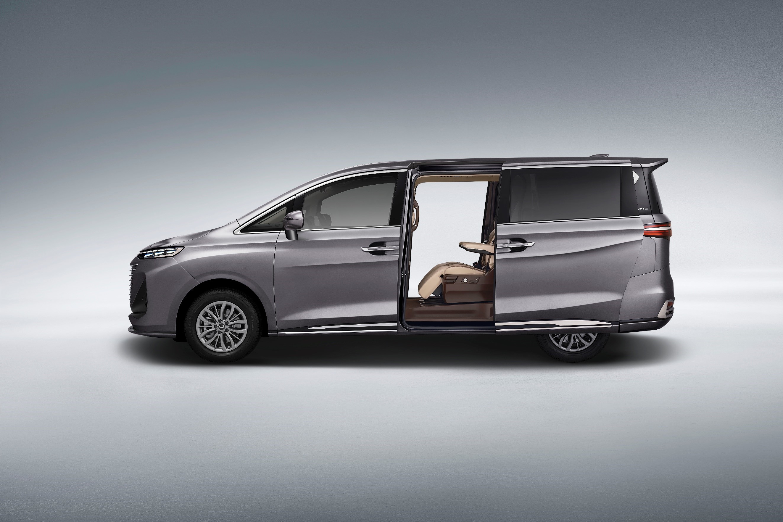 mpv家用更适合 奔腾m9舒适出行新体验全文- 买车网