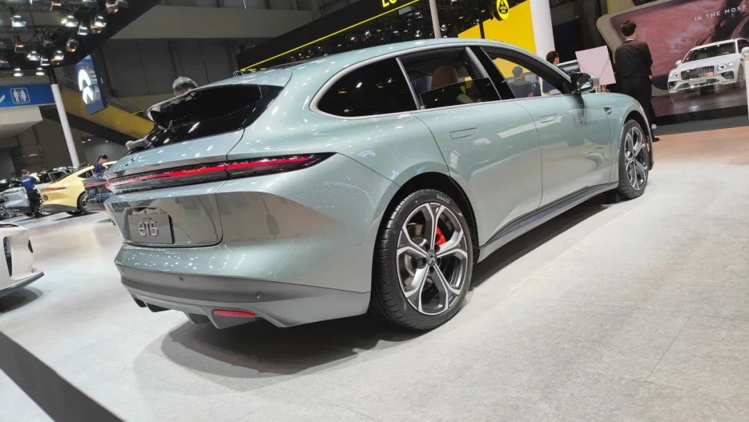 展厅热度非常高路过试试蔚来et5t