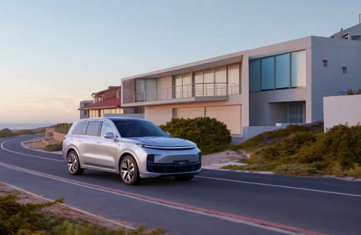 当前位置:>买车网首页>选车>理想汽车>理想l9>文章>依然标配"冰箱彩电