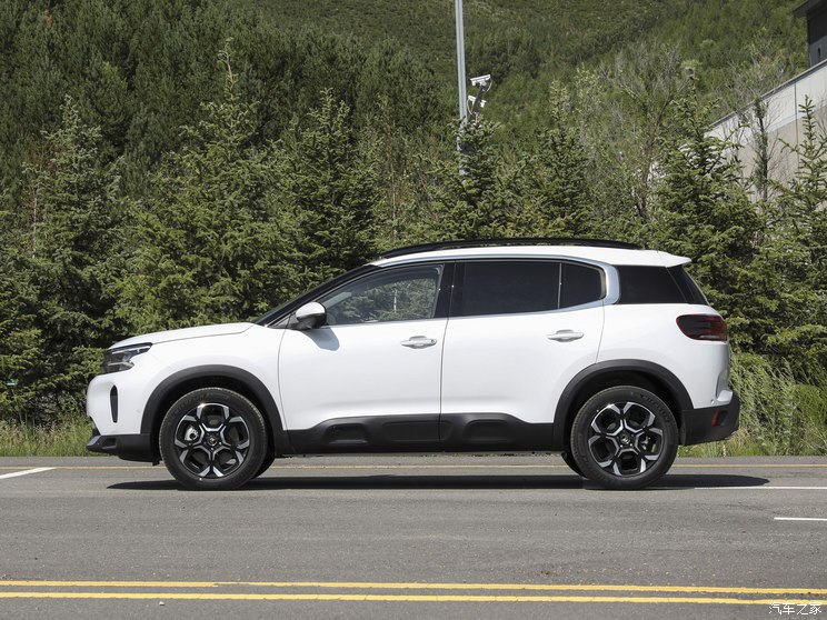 东风雪铁龙 天逸 C5 AIRCROSS 2023款 400THP 纵擎版 东风雪铁龙 天逸 C5 AIRCROSS 2023款 400THP 纵擎版