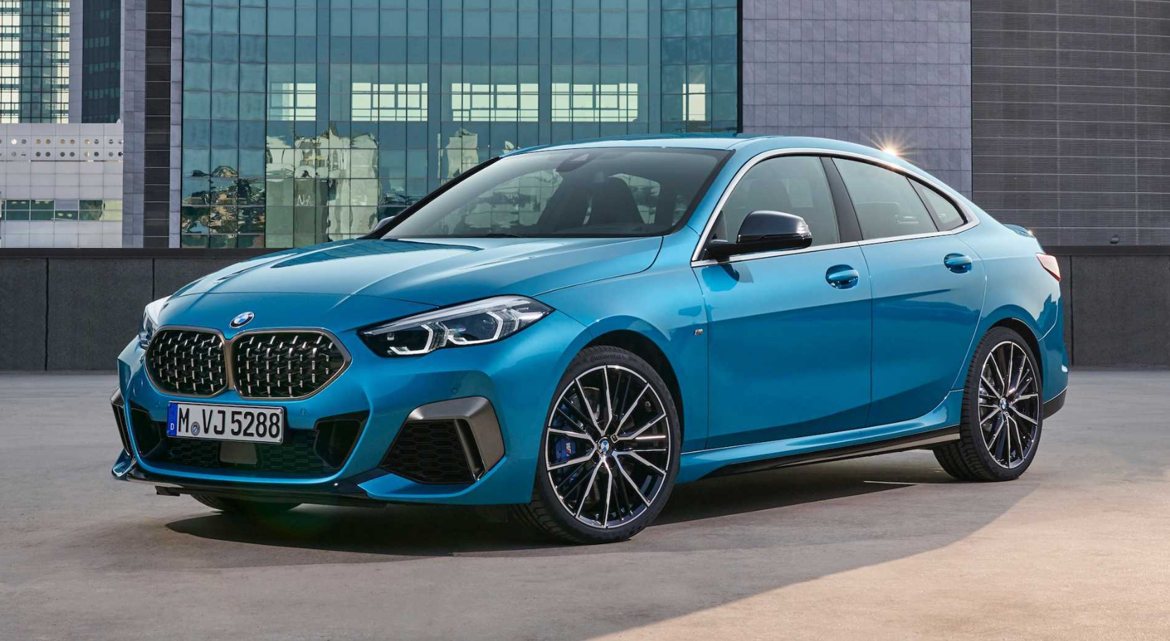 coupe四门轿跑车(代号f74)预计将于2024年11月开始生产,这也意味宝马2