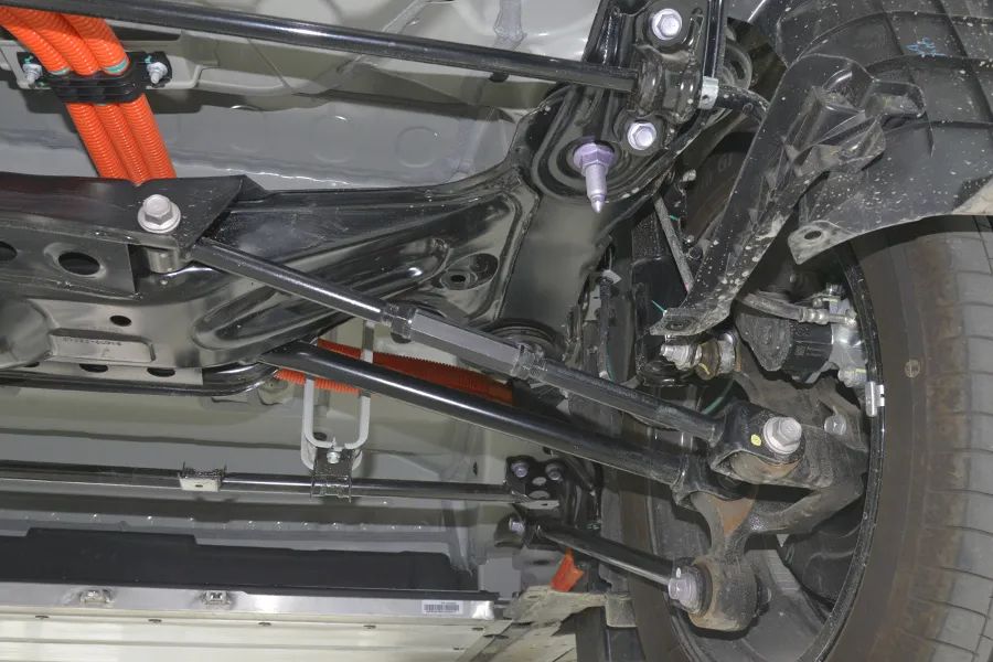 这辆丰田bz3的底盘确实令人意想不到