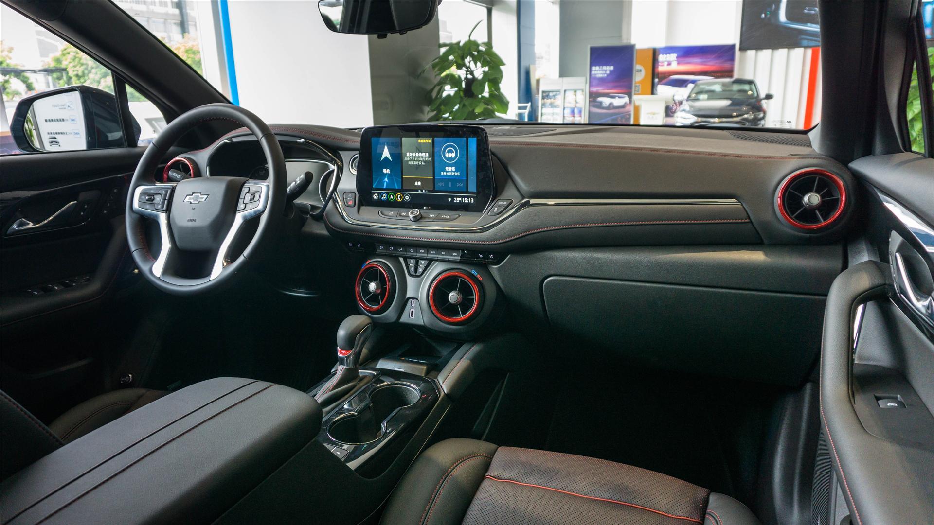 都说是7座"大黄蜂",2023款雪佛兰开拓者的内饰跟科迈罗camaro相似度还