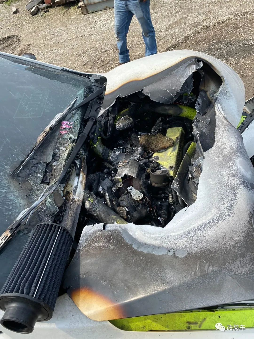 竞技味十足的11代斯巴鲁WRX STi，战斗的同时还带点