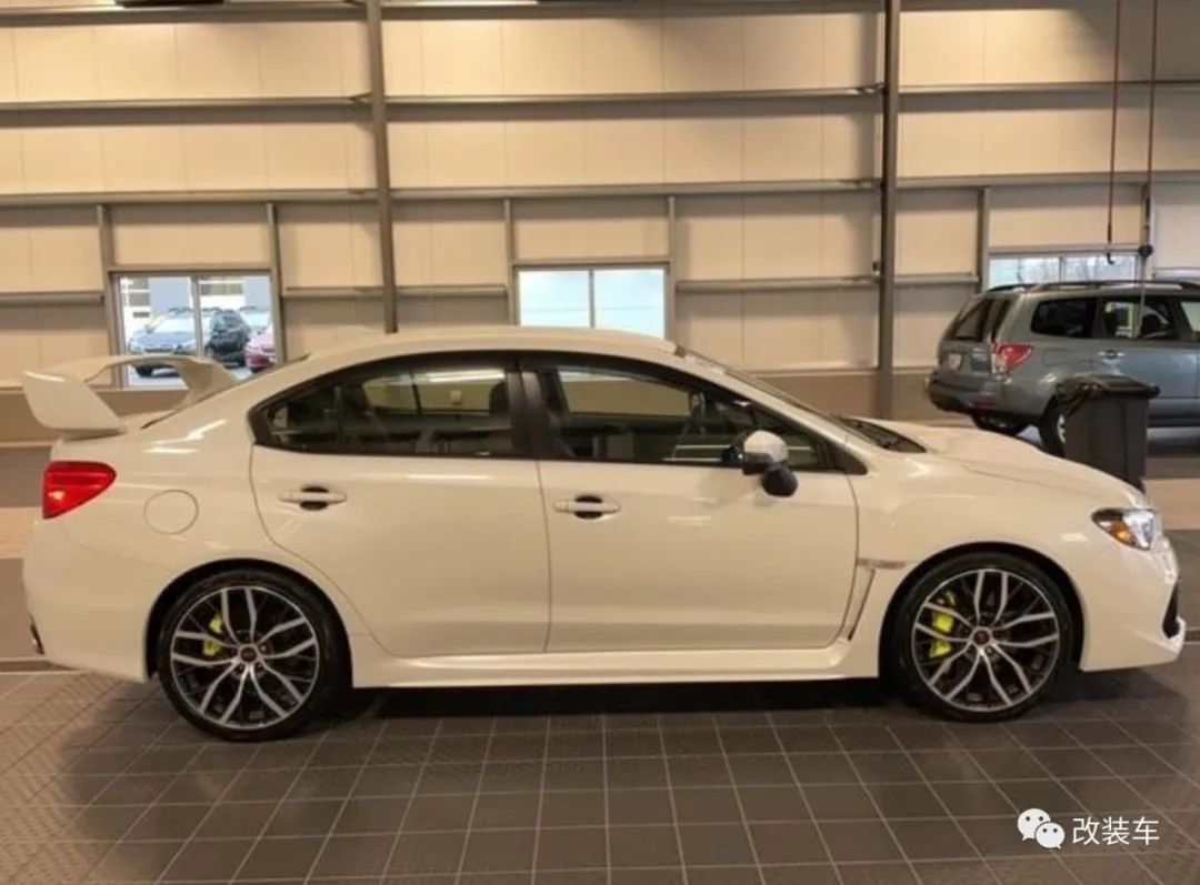 竞技味十足的11代斯巴鲁WRX STi，战斗的同时还带点