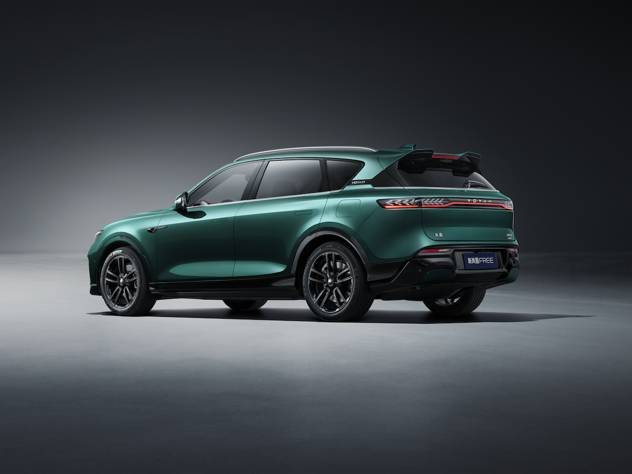 新岚图free上市售价2669万全系标配四驱空气悬架