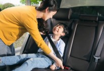 美国高速公路安全管理局：强制车企安装后排安全带未系提醒！