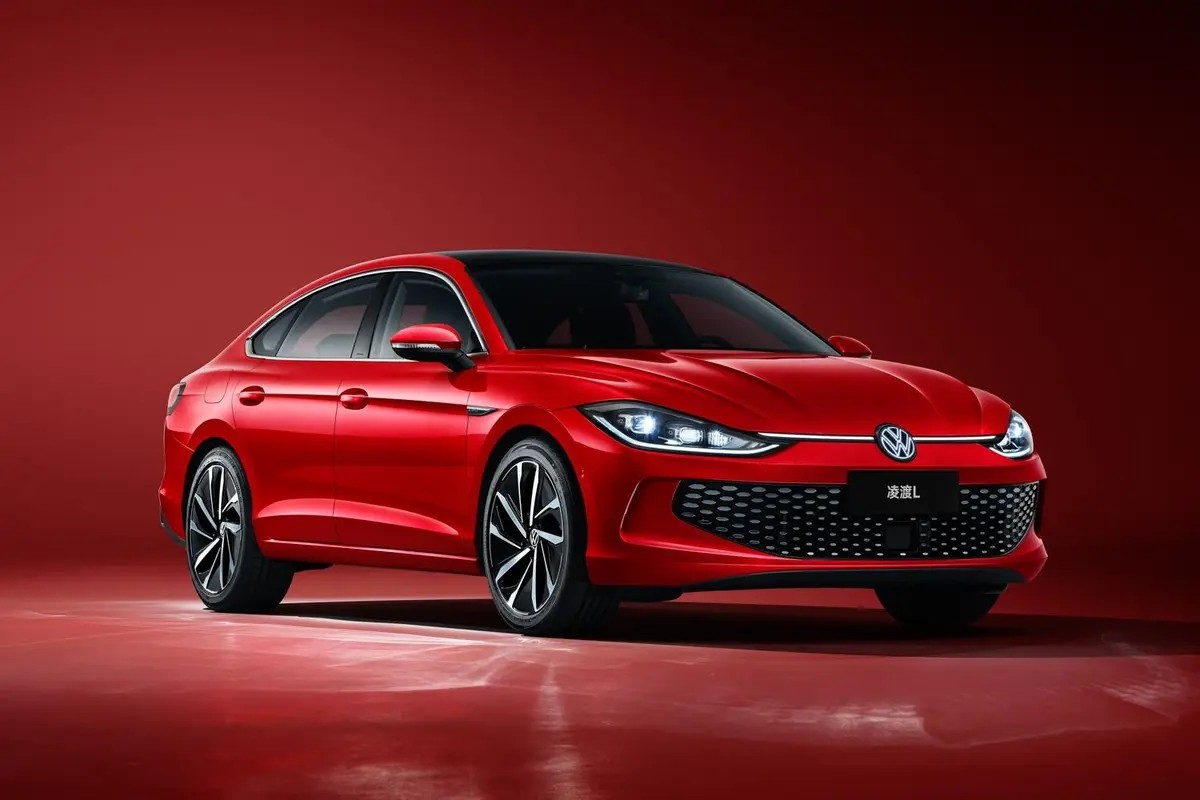 真成盘栽组了大众轿跑带无框车门但1439万买12t