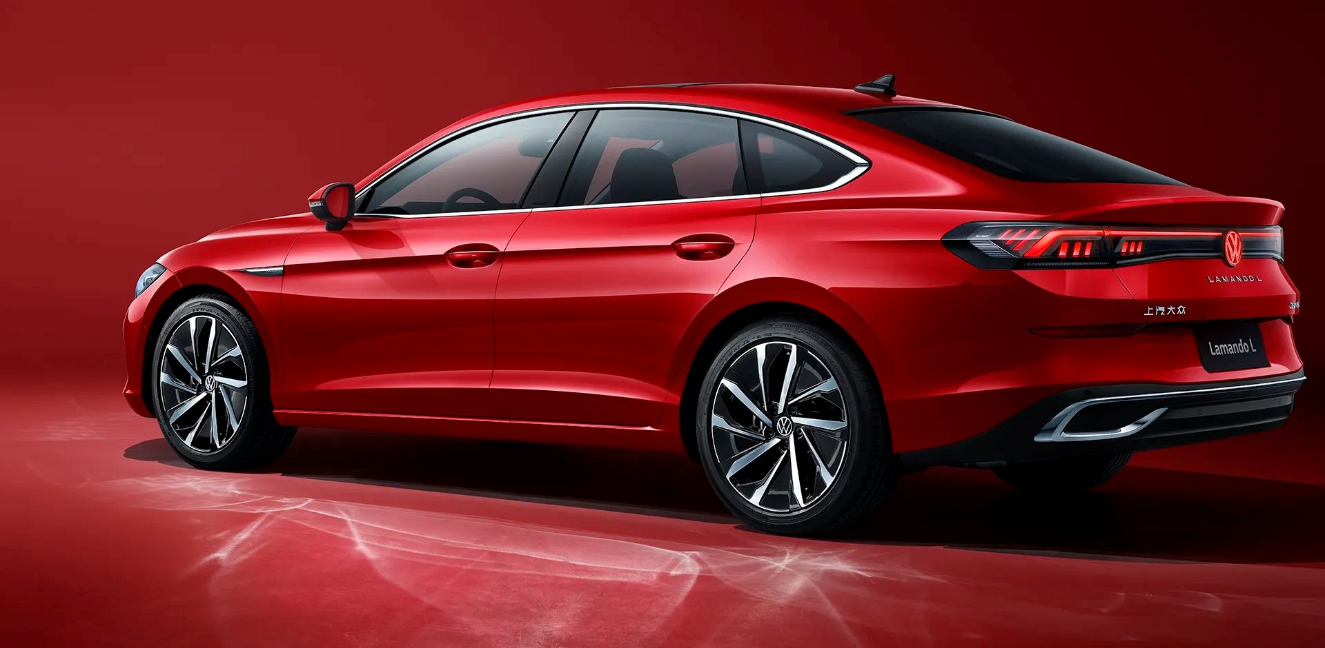 真成盘栽组了大众轿跑带无框车门但1439万买12t