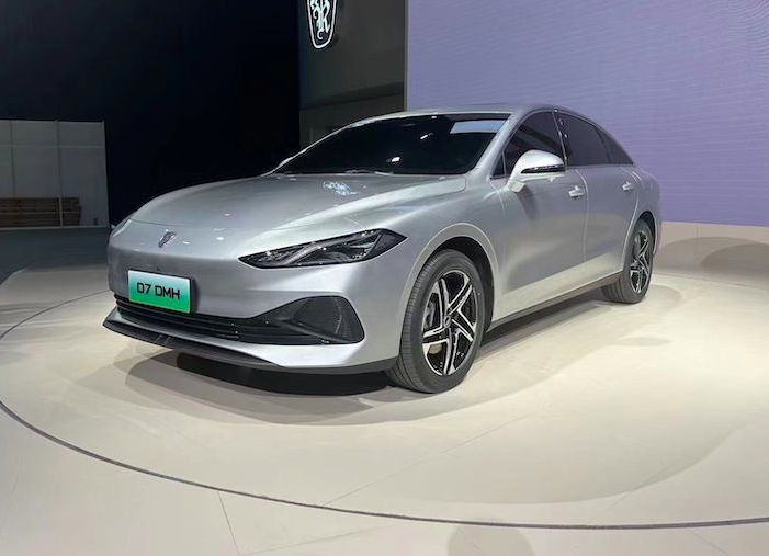 2023成都车展|上汽荣威d7 ev与d7 dmh亮相- 买车网