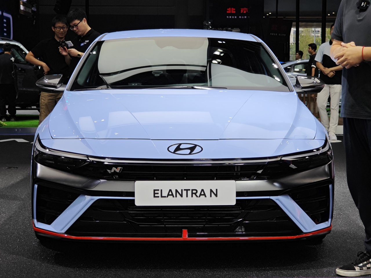 锋芒登场成都车展实拍现代全新伊兰特