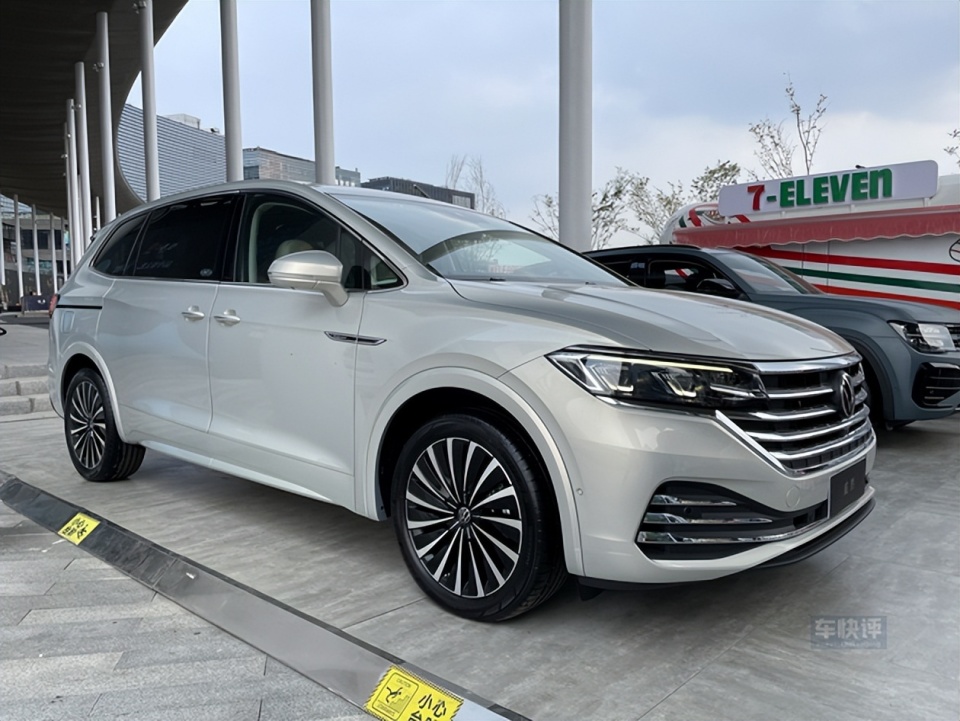 实拍上汽大众新款威然科技配置更丰富第三排空间有提升