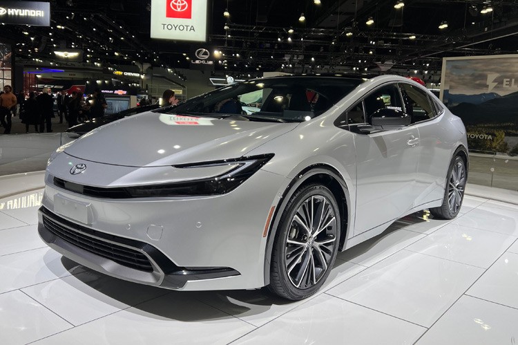 2023北美车展:2024款丰田普锐斯首发亮相- 买车网