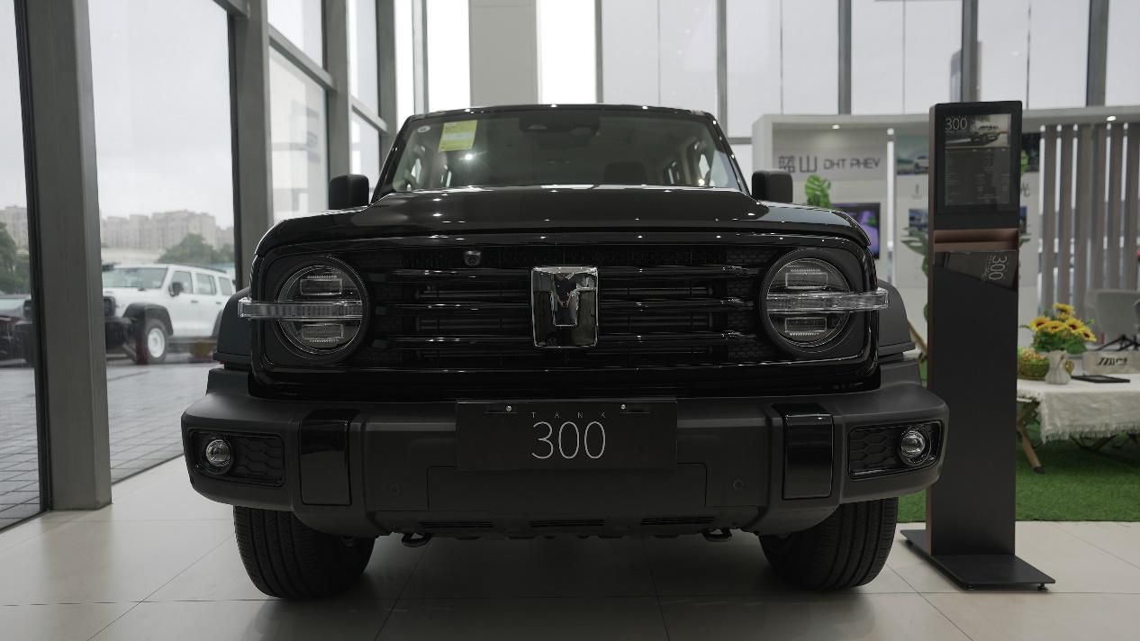 凭什么比大g更香坦克300到店实拍20万级豪华越野首选