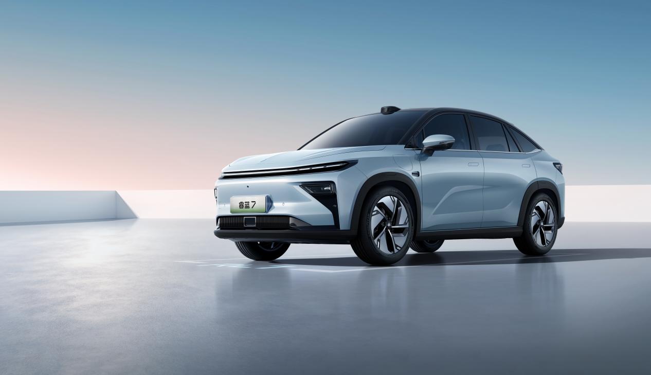 作为一辆轿跑suv造型的电动车,这个细分市场的竞争目前还不算太激烈