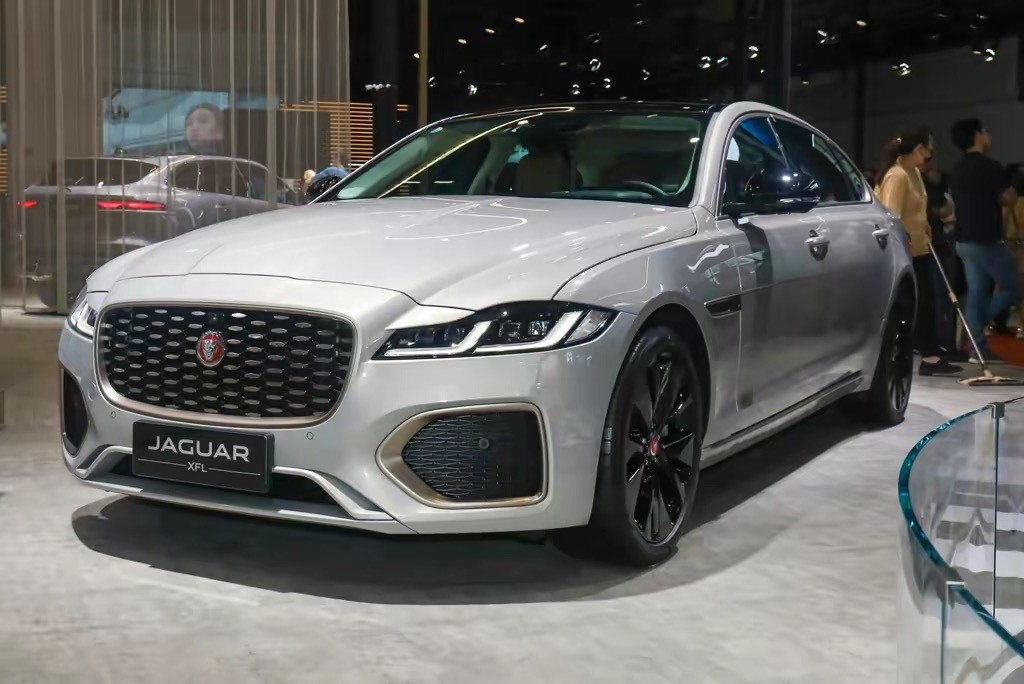 捷豹xfl裸车骨折价只要25万为啥还是入不了消费者的眼