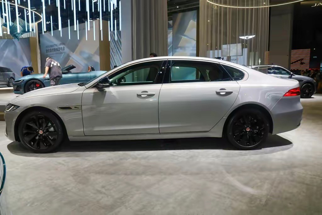 捷豹xfl裸车骨折价只要25万为啥还是入不了消费者的眼