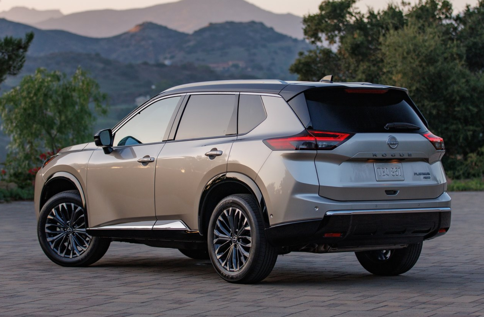 这颜值更高级新款日产奇骏海外发布超混电驱是真香