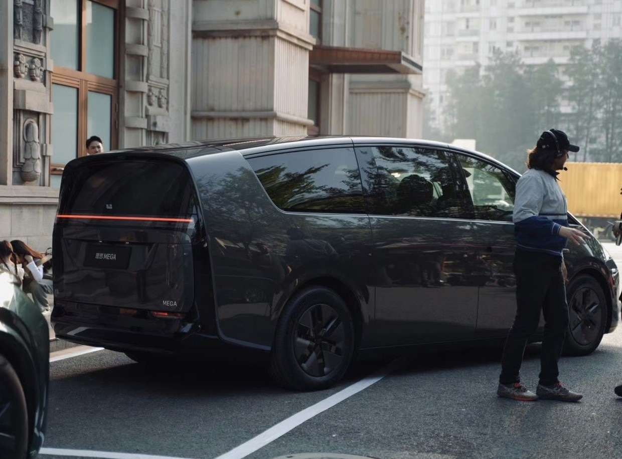 全球充电速度最快?10分钟充入74%电量 这理想太牛了!全文- 买车网