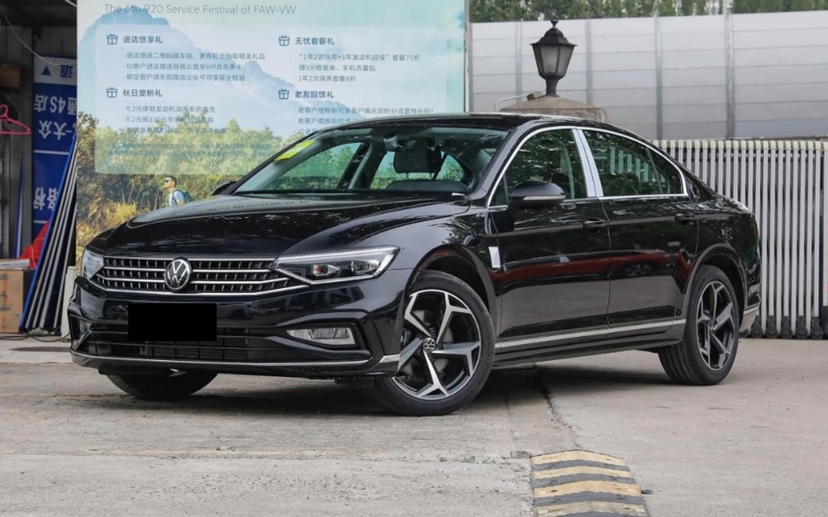 新一代迈腾谍照曝光外形更年轻尺寸加大配怀挡年内将亮相