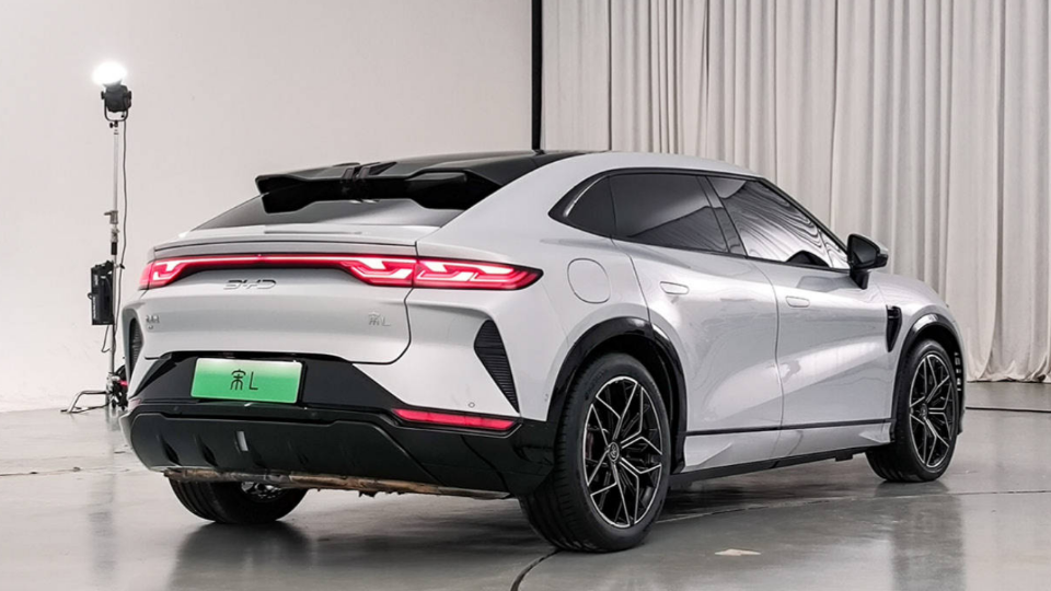 宋l比modely大一圈养车却更省钱开三年能省1千