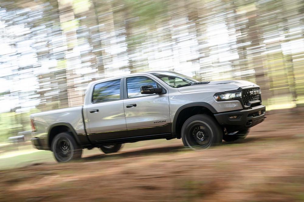 57升v8发动机成绝唱2025款ram1500皮卡官图发布