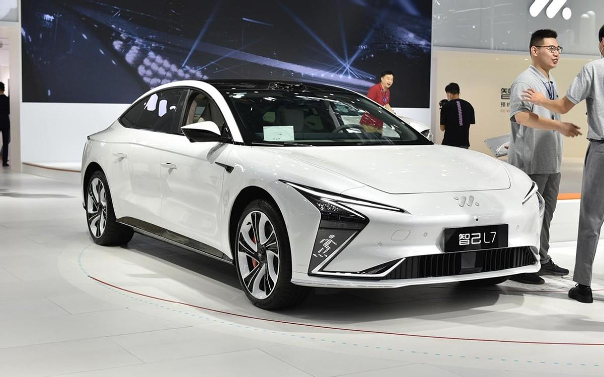 吉利最美轿跑车广州车展亮相若定价20万起必能大卖