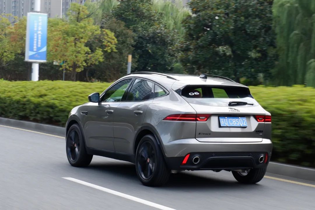 试驾丨看着运动,实则很适合家用,这就是全新捷豹e-pace- 买车网