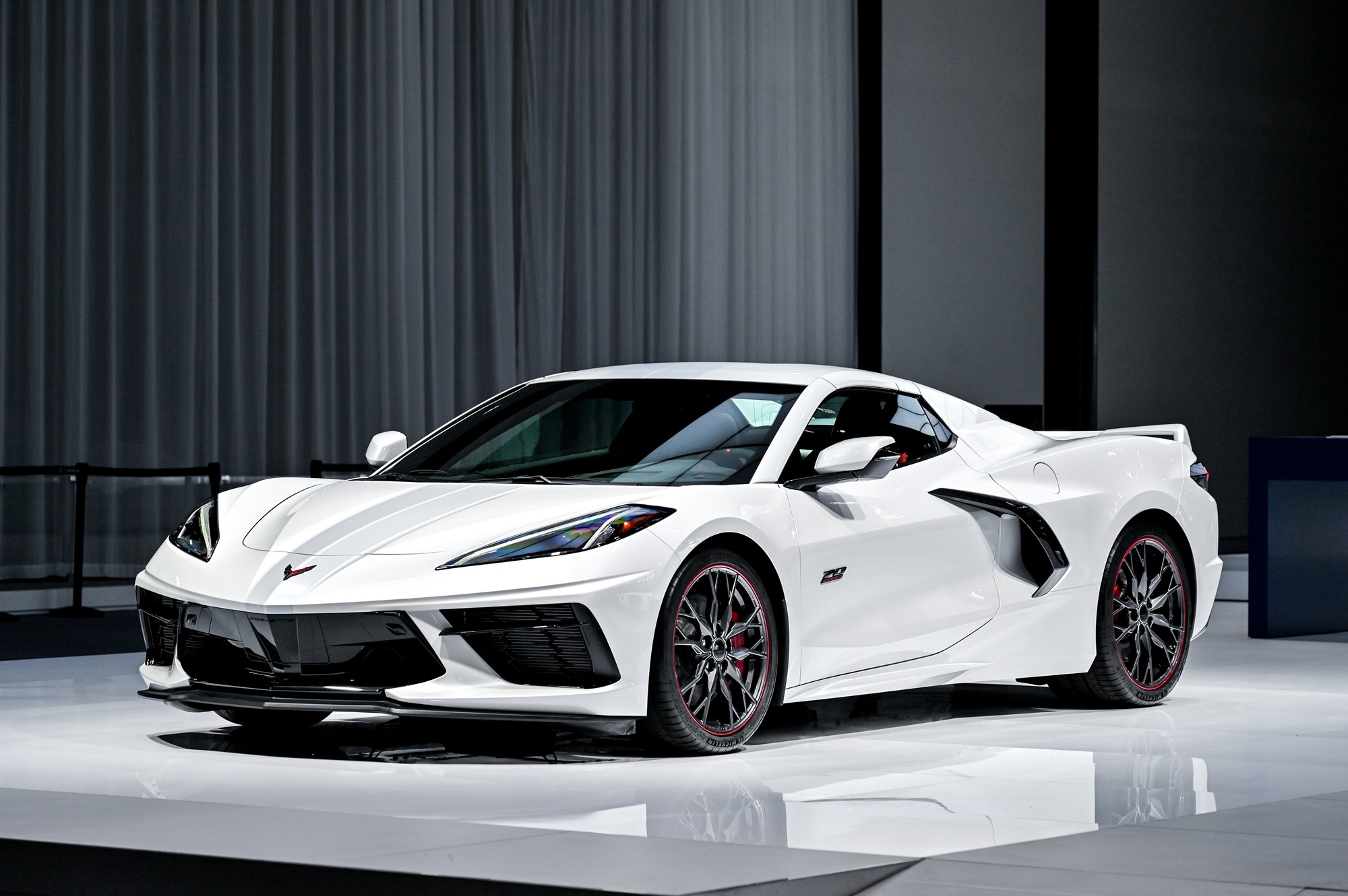 gmc hummer悍马纯电皮卡则基于通用汽车ultium奥特能电动车平台打造