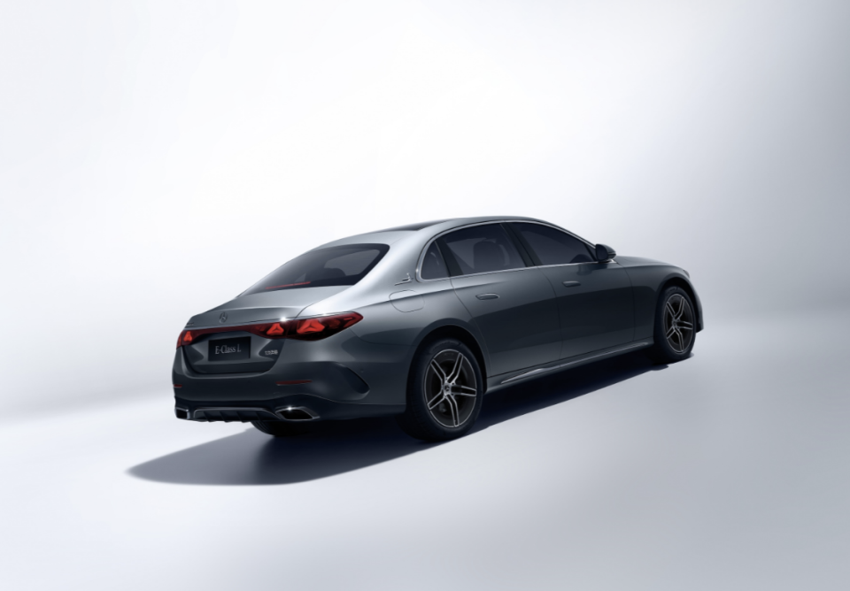 全新梅赛德斯奔驰长轴距e级车开启预售