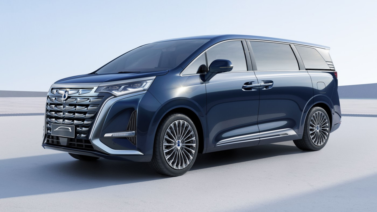 腾势d9premier创始版四座量产版车型亮相广州车展