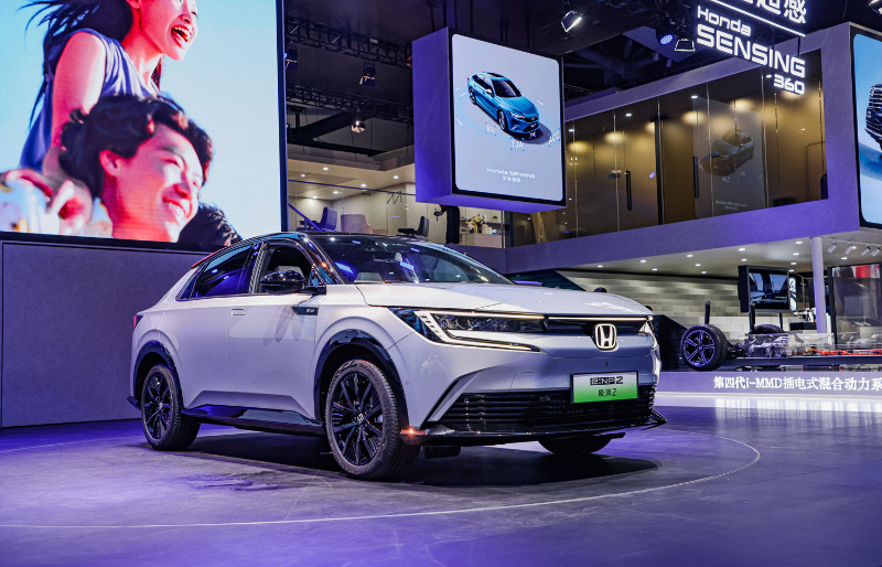 enp2极湃2首发混动双子星齐聚广汽本田在车展上抢戏