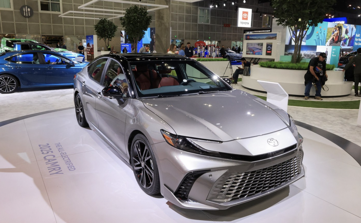 新凯美瑞换代首发加个运动套件收割年轻市场