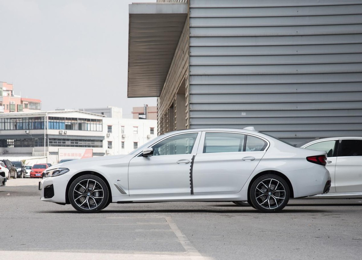 4755万元起售2023款改款宝马530li上市