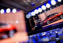全新梅赛德斯-奔驰长轴距E级轿车济南上市 售44.90万起