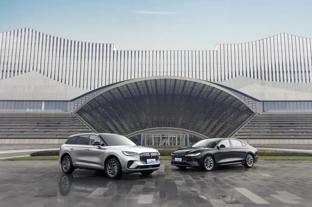 林肯电混大家族上市2538万起售细节设计让豪华更美式