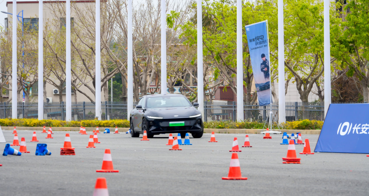 试驾长安启源a07真香版价格香产品更香