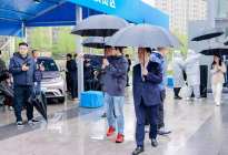 比亚迪王传福周末冒雨跑县乡，下沉市场会是今年车市竞争关键？