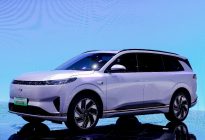 东风奕派北京车展上新大型SUVeπ008预售五小时订单破万