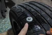 轮胎扎了钉子能拔出来吗？喵哥给你亲自演示，做错了轮胎报废