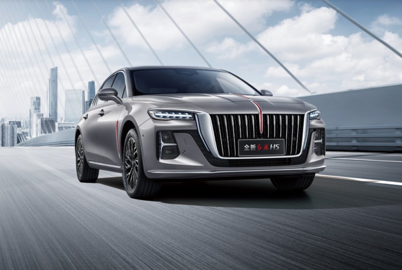 2025款红旗H5正式上市，配置升级，提供三种动力方案可选