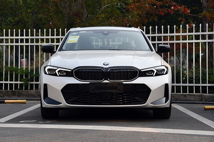 颜值在线，2025新款宝马3系到店实拍