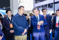 东风风神L7重磅亮相2024世界智能网联汽车大会